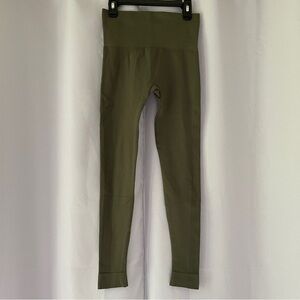 Set Active Sculptflex Leggings in Olive Green Women’s Size XS EUC